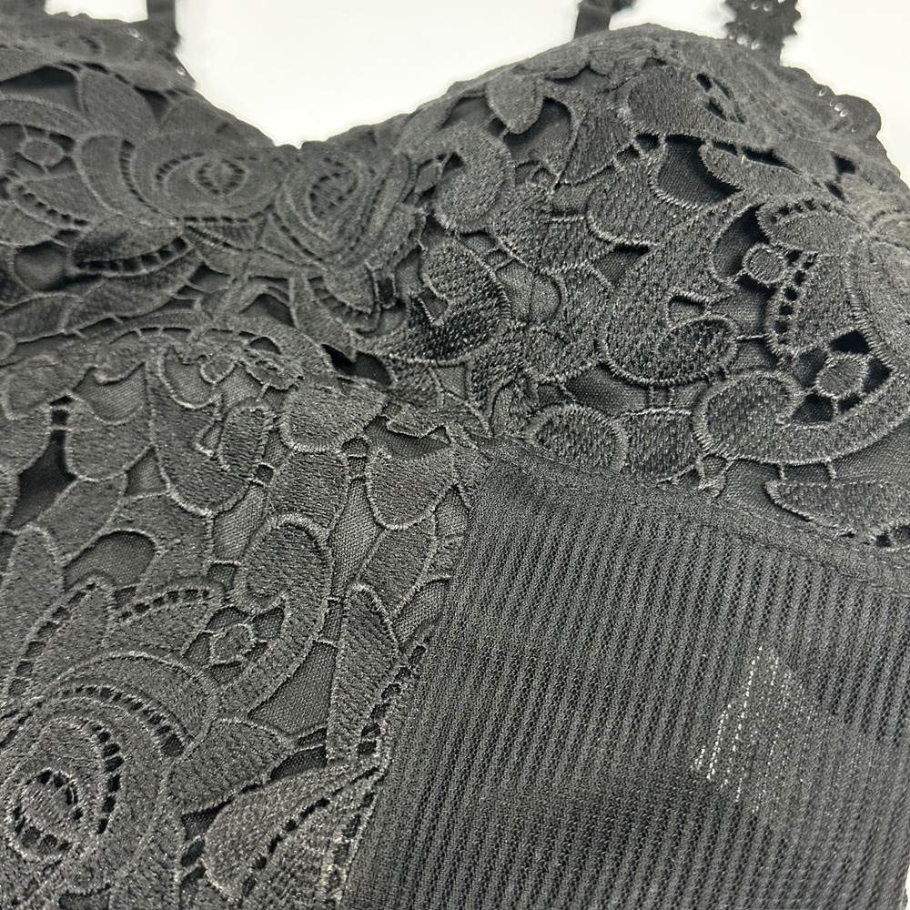 BKE Essentials Womens Black Lace Bralette Smocked Back Crop Top Medium 3084-BRK - Picture 3 of 7